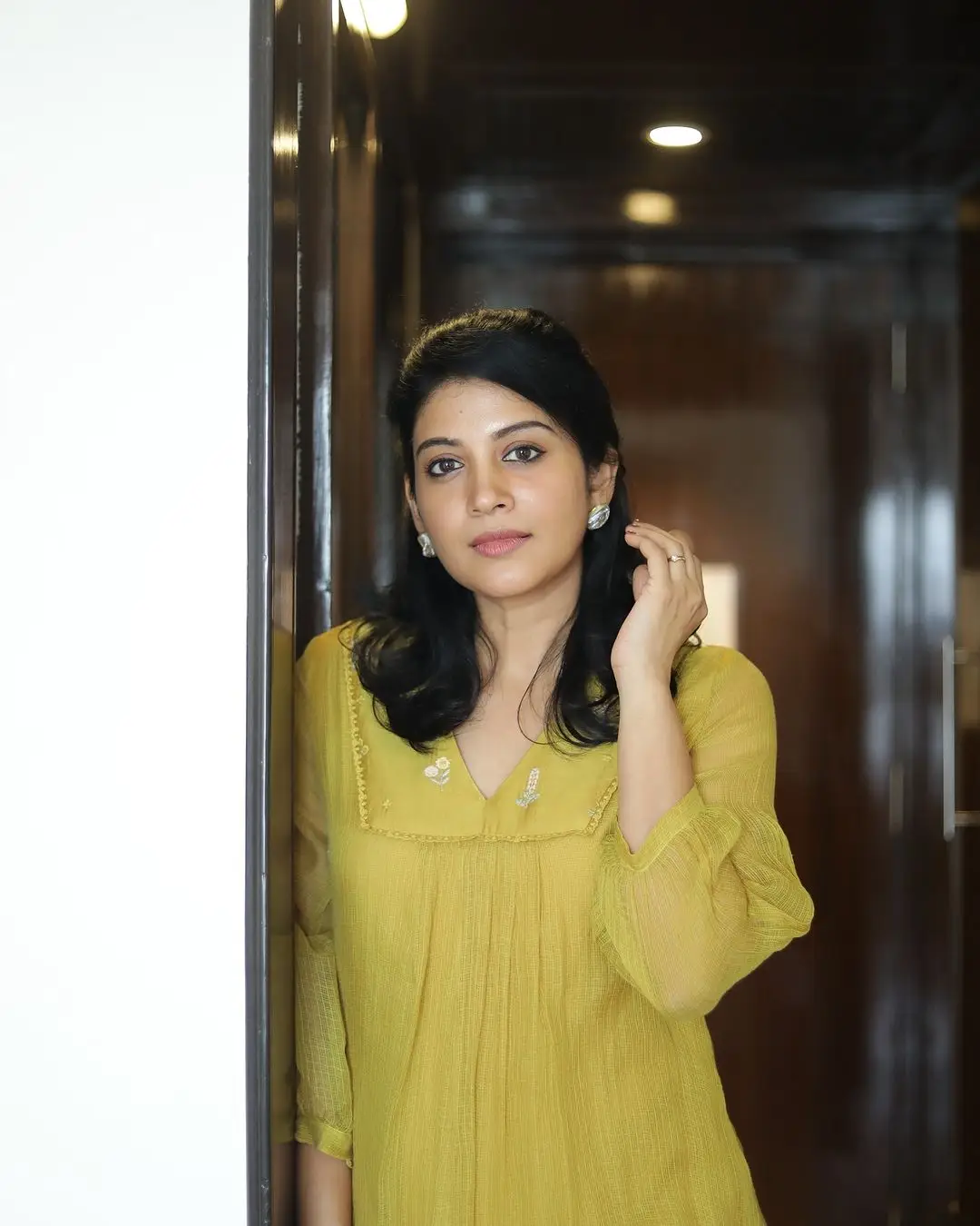 MALAYALAM ACTRESS SHIVADA IN GREEN DRESS